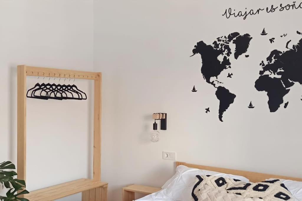 Limerencia: Tu Hogar En Este Blanco Pueblo Фригиляна Екстериор снимка